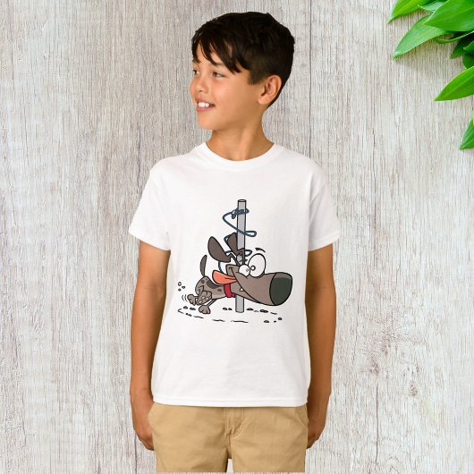 Cartoon Dog geknallt um den Pole mit Leine T-Shirt