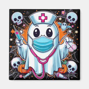 Cartoon Ghost Nurse mit Syringes: Vibrant Hallowe Magnet