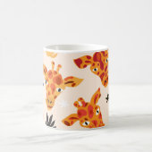 Cartoon Giraffe: BlumenSavanna Muster Kaffeetasse (Mittel)
