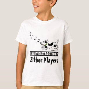 Cartoon Hund leicht von Zither-Spielern abgelenkt T-Shirt