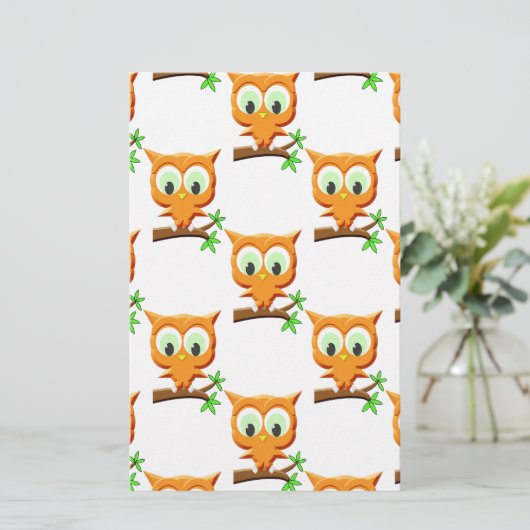 Cartoon Kleine Owl auf Zweigmuster Briefpapier (Stehend Vorderseite)