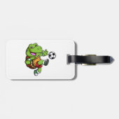 Cartoon Kleine Schildkröte Fußball spielen Gepäckanhänger (Rückseite horizontal)