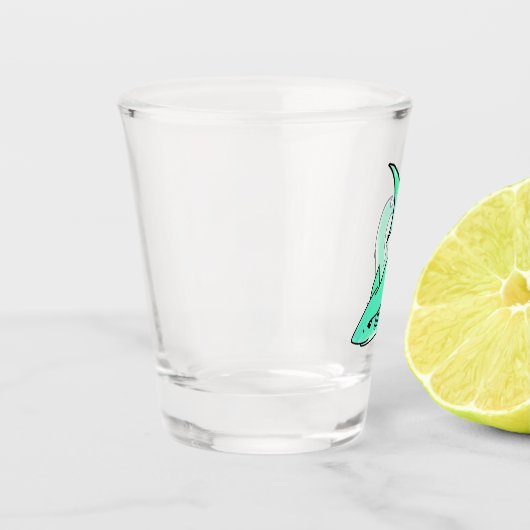 Cartoon lächelnd Hai Minze blaugrünes Ozeantier Schnapsglas (Links)