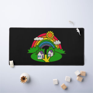 Cartoon Landschaft mit Regenbogen und Landhaus Schreibtischunterlage