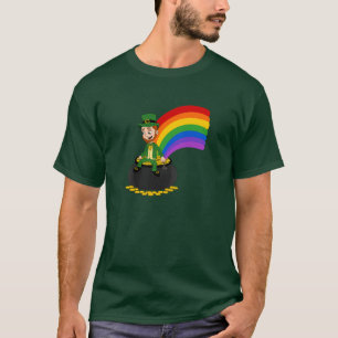 Cartoon leprechaun auf einem Topf aus Gold T-Shirt