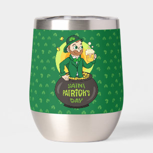 Cartoon leprechaun in einem Topf mit einem Pint