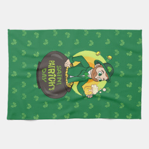 Cartoon leprechaun in einem Topf mit einem Pint Geschirrtuch