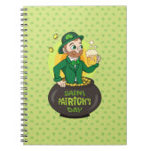 Cartoon leprechaun in einem Topf mit einem Pint Notizblock (Vorderseite)