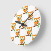 Cartoon Little Owl On Branch Pattern Runde Wanduhr (Winkel)
