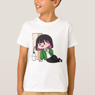 Cartoon-Mädchen trinkt Milch mit Telefon-Illustrat T-Shirt