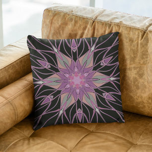 Cartoon Mandala Blume Black Lila und rosa Kissen