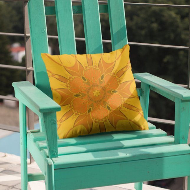 Cartoon Mandala Blume Gelb Kissen (Von Creator hochgeladen)