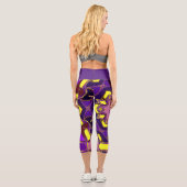 Cartoon Mandala Blume Gelb und Lila Capri Leggings (Rückseite)
