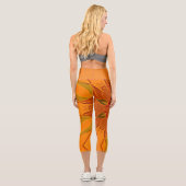 Cartoon Mandala Blume Orange und Rot Capri Leggings (Rückseite)