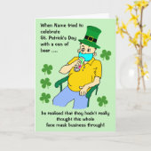 Cartoon Männliche Facemask Beer St Patricks Tag Karte (Gelbe Blume)