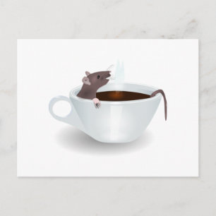 Cartoon Maus sitzt in einer Tasse Kaffee Postkarte