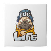 Cartoon Mops Hund mit wütendem Gesicht mit einer M Fliese (Vorderseite)