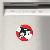 Cartoon Orca Dive Flag Magnet (In Situ (Geschirrspüler))