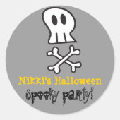 Cartoon Pirate Skulls & Bones Kid Halloween-Party Runder Aufkleber (Vorderseite)