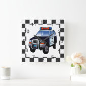 Cartoon-Polizei-Auto auf einem überprüften Quadratische Wanduhr (Zuhause)