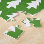 Cartoon Red Kardinal auf Green White Pines Muster Puzzle (Seite)