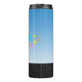 Cartoon Seagull über Kopf mit blauem Himmel Thermosbecher (Rückseite)