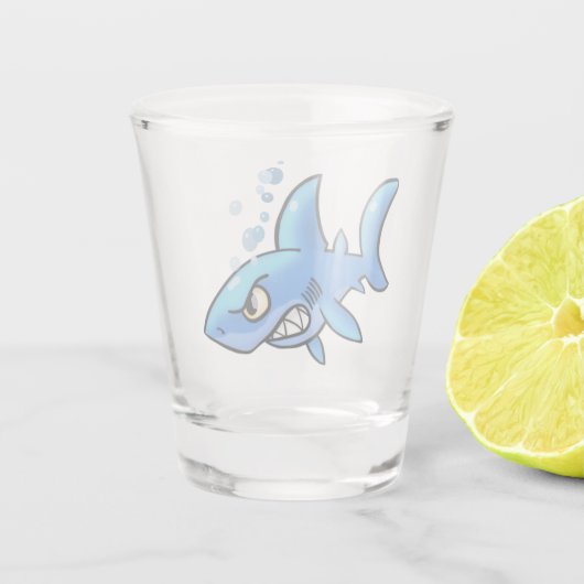 Cartoon Shark mit Gritted Zähne Schnapsglas (Rückseite)