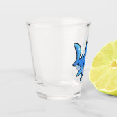 Cartoon Shark mit Gritted Zähne Schnapsglas (Links)