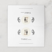 Cartoon Skelettbrücke + Groom Whimsical Wedding Platzkarte (Außenseite Aufgefaltet)