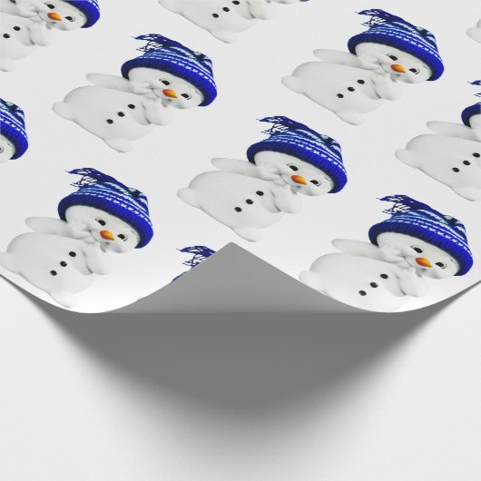 Cartoon Snowman in Blue & White Wool Hat Wrapping Geschenkpapier (Ecke)