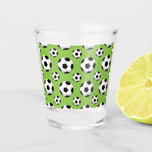 Cartoon Soccer Ball Muster Schnapsglas (Vorderseite)