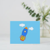Cartoon Space Rocket in Blue Sky Postkarte (Stehend Vorderseite)
