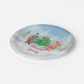 Cartoon Tiere tanzen um den Weihnachtsbaum herum Pappteller (Schrägansicht)