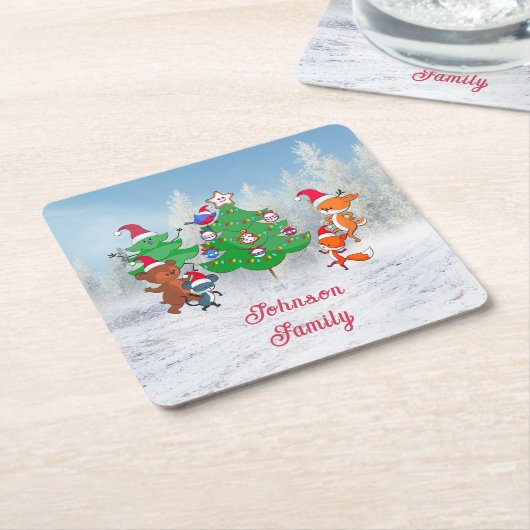 Cartoon Tiere tanzen um den Weihnachtsbaum herum Rechteckiger Pappuntersetzer (angewinkelt)