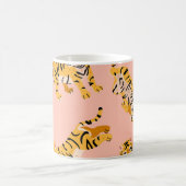 Cartoon Tiger, rosa Vintages Muster. Kaffeetasse (Mittel)