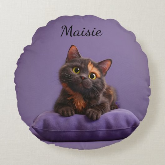 Cartoon Tortoiseshell Kitten auf Lila Polster (Vorderseite)
