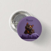 Cartoon Tortoiseshell Kitten auf Lila Polster Button (Vorne & Hinten)