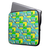 Cartoon von Fußballern & Fans feiern Laptopschutzhülle (Vorderseite Links)