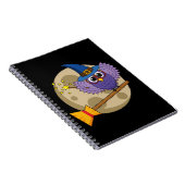 Cartoon Wizard Owl Flying on Broom Notizblock (Rechte Seite)
