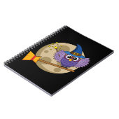 Cartoon Wizard Owl Flying on Broom Notizblock (Linke Seite)
