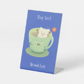 Cartoon-Zeichen für den niedlichen Teebag-Becher S Sockelschild (Vorderseite)