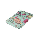 Cartoonblumenmuster mit Vögeln Badematte (Schrägansicht)