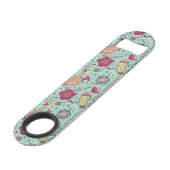 Cartoonblumenmuster mit Vögeln Speedflaschenöffner (Vorderseite Schrägansicht)