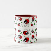 Cartoonmarienkäfermuster Zweifarbige Tasse (Mittel)