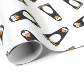Cartoonnachdenklicher Penguin auf weißem Geschenkpapier (Rolleneckpunkt)