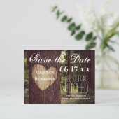 Carved Heart Rustic Tree Save the Date Postkarten (Stehend Vorderseite)