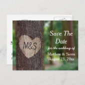 Carved Heart Tree Initials Save the Date Hochzeit Ankündigungspostkarte (Vorne/Hinten)