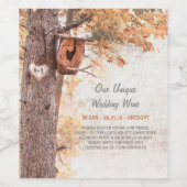 Carved Heart Tree Rustikale Hochzeit im Herbst Weinetikett (Einzelnes Label)
