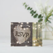 Carved Heart Tree Wedding RSVP Einladungspostkarte (Stehend Vorderseite)