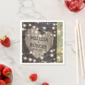 Carved Heart Tree Wedding | Rustikale String Light Serviette (Beispiel)